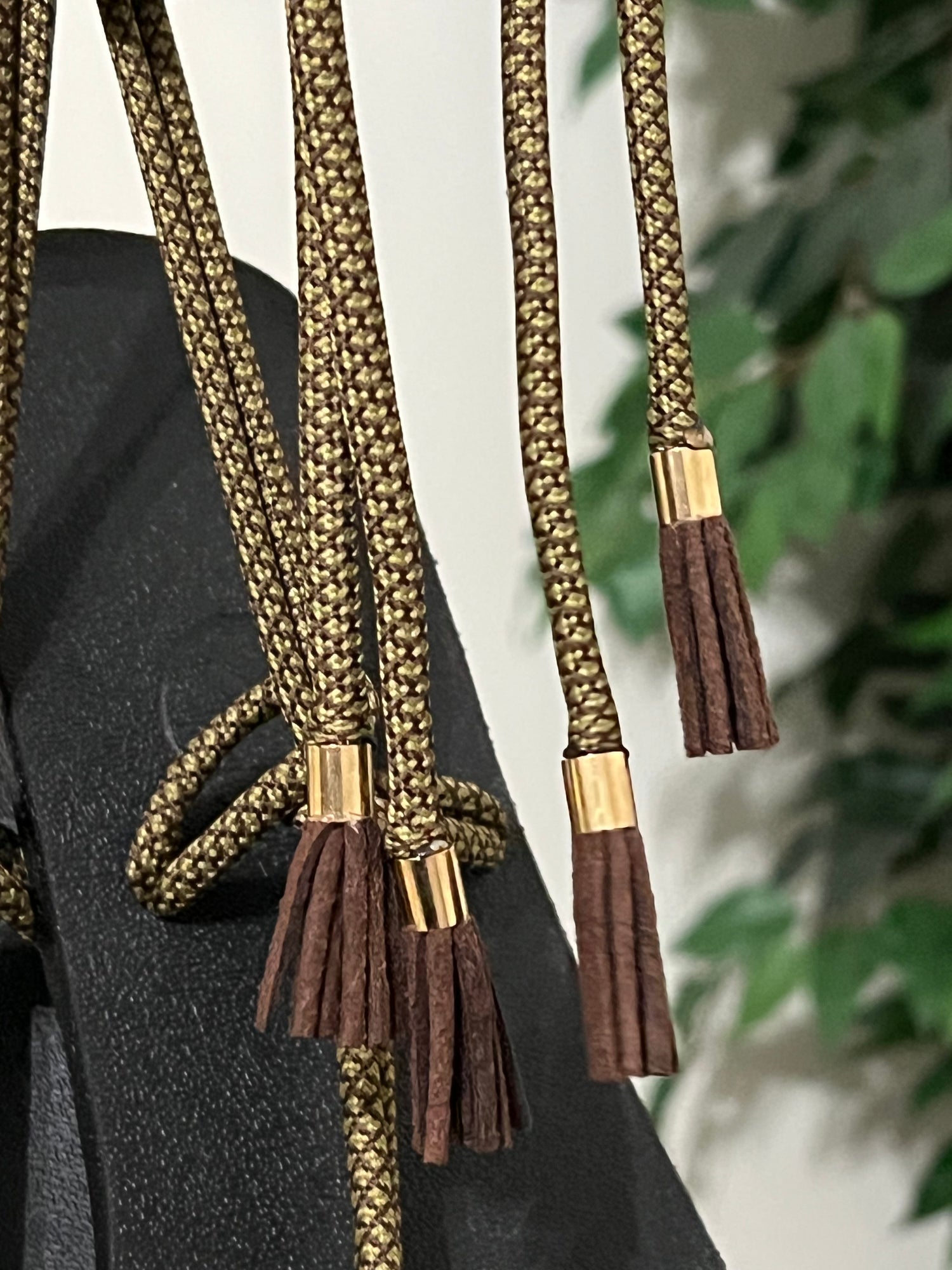 TASSEL LOVE